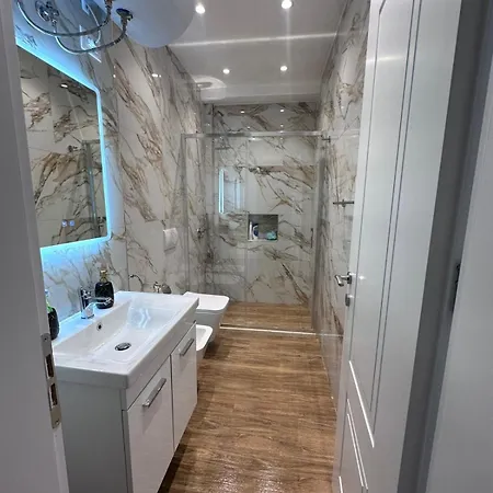 Klama Luxury Lejlighed *